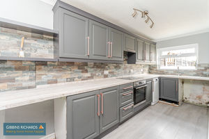 Kitchen- click for photo gallery